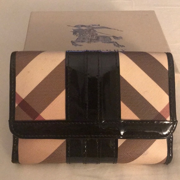 women's burberry wallet